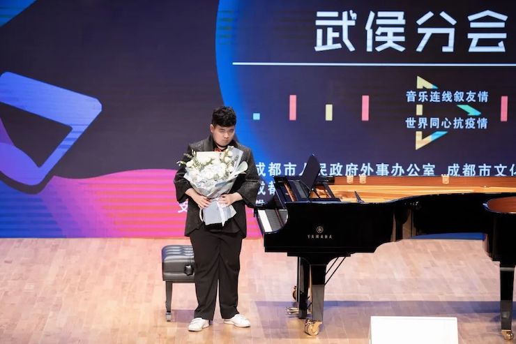 活动报道 | “科技助力，跨越时空”，小鹿纯子携手刘明康共享中日音乐盛宴